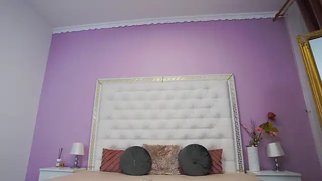 Lenna Paul online show from 10-16-25, 03:51