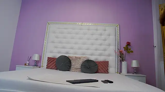 Lenna Paul online show from 11-06-25, 05:08