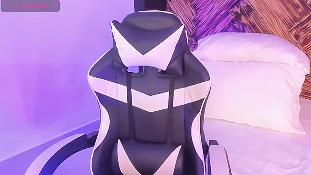 emma collson online show from 11-15-25, 08:38