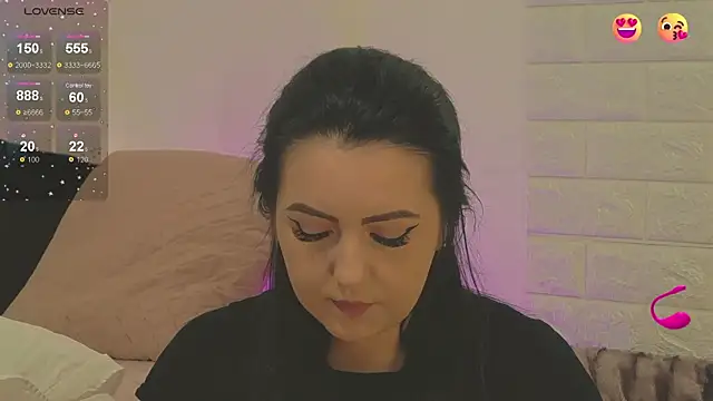 Snapshot of Ariel__Blossom chatting on 03-03-25, 06:37 Ariel Blossom online show from 03-03-25, 06:37