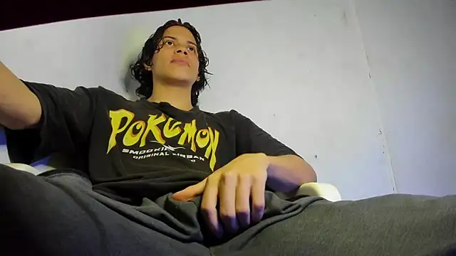 Snapshot of lax777_ chatting on 10-16-25, 12:44 lax777 online show from 10-16-25, 12:44