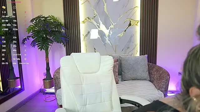 AlliceRouse online show from 10-17-25, 07:05