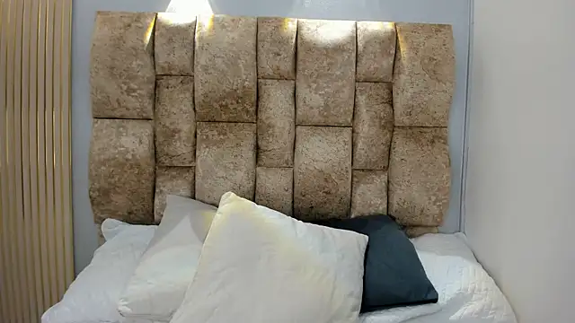 yulievans online show from 02-08-25, 07:38