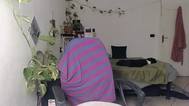 kinkyspirali online show from 10-15-25, 08:31