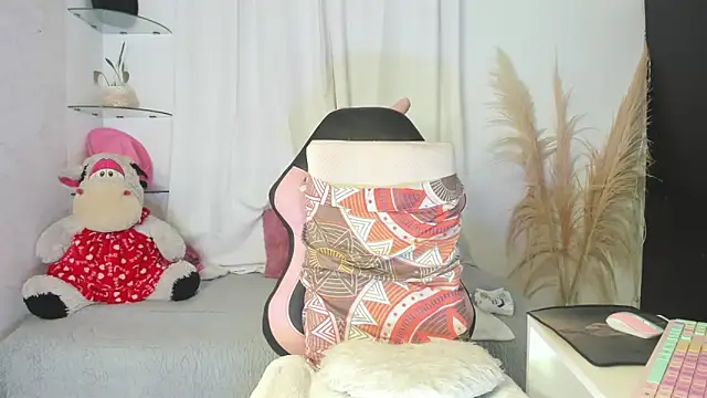 Leslie browm online show from 02-06-26, 10:29