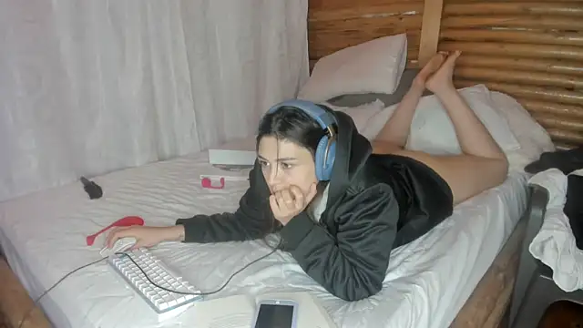 Snapshot of soysara15 chatting on 01-27-25, 12:22 soysara15 online show from 01-27-25, 12:22