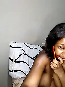 Snapshot of queenbboobs chatting on 01-08-25, 09:55 queenbboobs online show from 01-08-25, 09:55