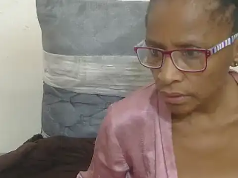 Snapshot of Sugarpoppy24 chatting on 03-18-25, 01:09 Sugarpoppy24 online show from 03-18-25, 01:09