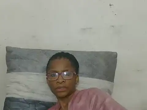 Snapshot of Sugarpoppy24 chatting on 03-22-25, 02:16 Sugarpoppy24 online show from 03-22-25, 02:16