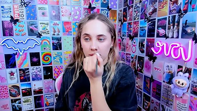 MiaMilas online show from 02-26-26, 01:54