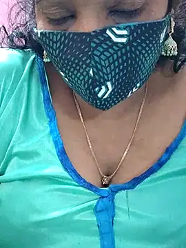 Snapshot of mallu-sumi chatting on 01-29-25, 05:19 mallu-sumi online show from 01-29-25, 05:19