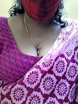 Snapshot of mallu-sumi chatting on 02-11-25, 06:11 mallu-sumi online show from 02-11-25, 06:11