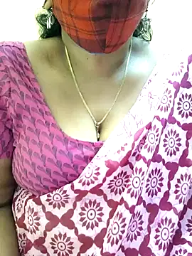 Snapshot of mallu-sumi chatting on 02-12-25, 12:48 mallu-sumi online show from 02-12-25, 12:48