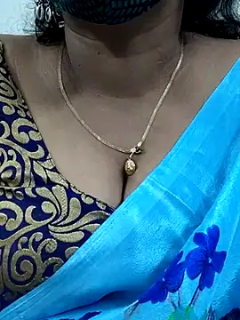 Snapshot of mallu-sumi chatting on 02-13-25, 10:43 mallu-sumi online show from 02-13-25, 10:43