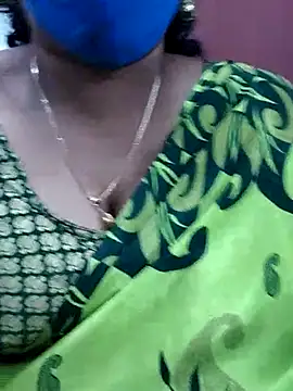 Snapshot of mallu-sumi chatting on 02-14-25, 03:26 mallu-sumi online show from 02-14-25, 03:26