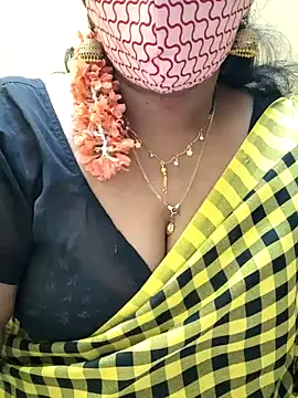 Snapshot of mallu-sumi chatting on 02-19-25, 04:44 mallu-sumi online show from 02-19-25, 04:44