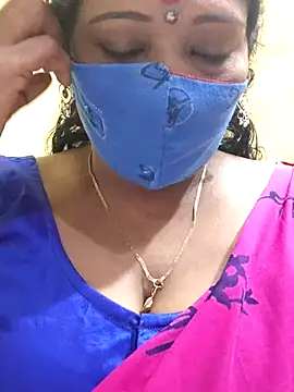 Snapshot of mallu-sumi chatting on 03-04-25, 03:37 mallu-sumi online show from 03-04-25, 03:37
