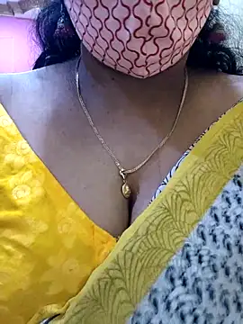 Snapshot of mallu-sumi chatting on 03-09-25, 05:28 mallu-sumi online show from 03-09-25, 05:28