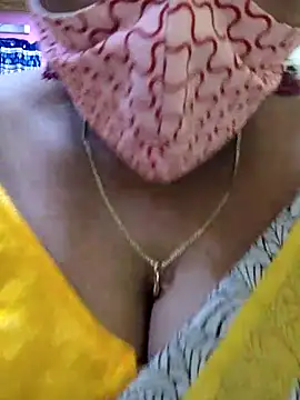 Snapshot of mallu-sumi chatting on 03-09-25, 11:46 mallu-sumi online show from 03-09-25, 11:46