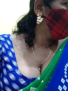 Snapshot of mallu-sumi chatting on 03-11-25, 04:07 mallu-sumi online show from 03-11-25, 04:07