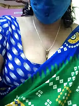 Snapshot of mallu-sumi chatting on 03-11-25, 09:15 mallu-sumi online show from 03-11-25, 09:15