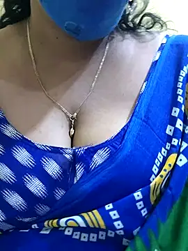 Snapshot of mallu-sumi chatting on 03-12-25, 12:20 mallu-sumi online show from 03-12-25, 12:20