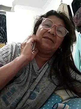 Aranza-Queen online show from 11-15-25, 04:32