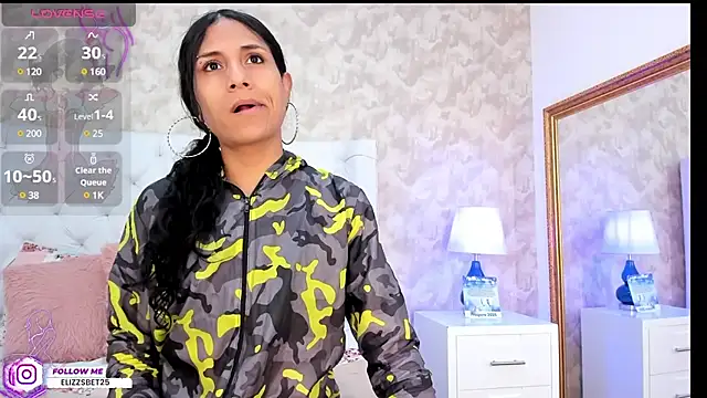 Eliza Thaylor   online show from 12-31-24, 02:03