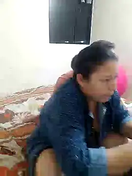 Snapshot of ZuriandAlex chatting on 02-06-25, 02:55 ZuriandAlex online show from 02-06-25, 02:55