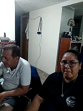Snapshot of ZuriandAlex chatting on 03-06-25, 01:16 ZuriandAlex online show from 03-06-25, 01:16