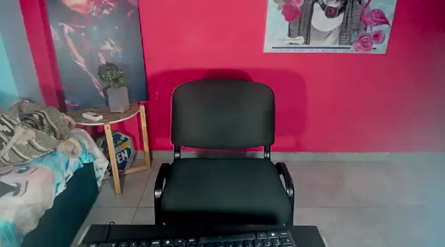 Snapshot of KamilaParrisx chatting on 12-12-24, 03:21 KamilaParrisx online show from 12-12-24, 03:21