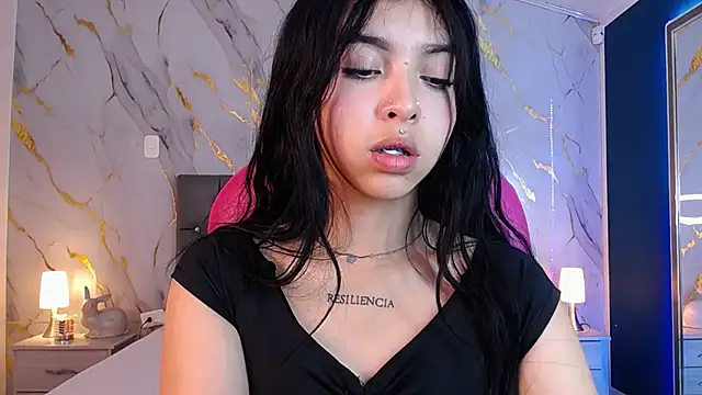 Snapshot of pettit_courtny chatting on 03-06-25, 08:05 pettit courtny online show from 03-06-25, 08:05