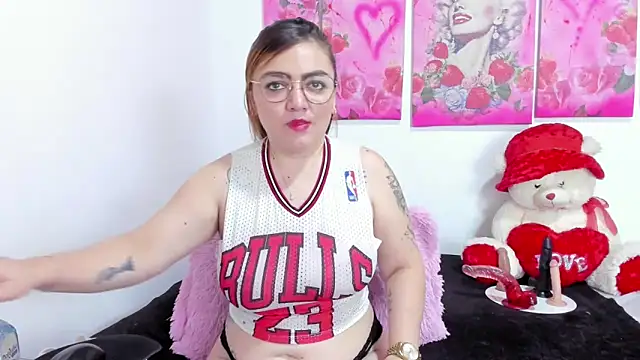 fresahot2024 online show from 10-17-25, 12:47