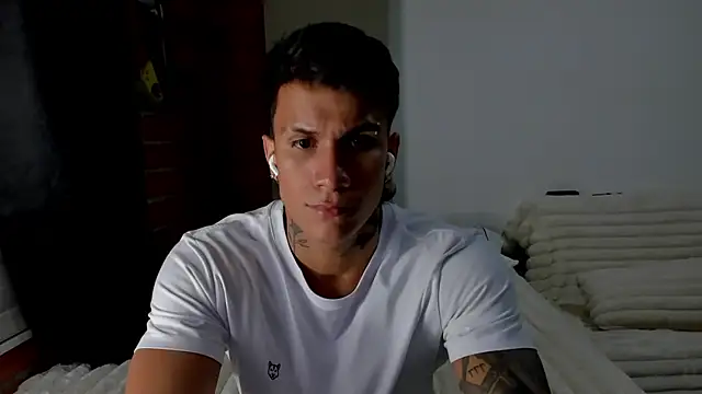 pettergrey1 online show from 12-05-25, 01:36