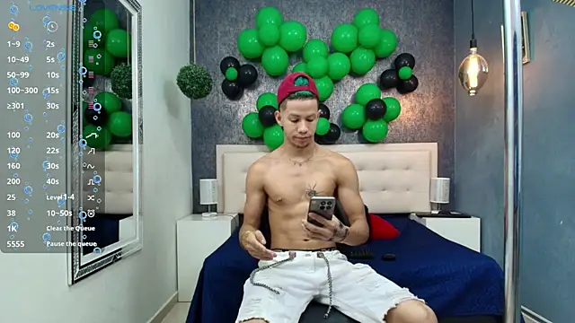 Snapshot of Erick_Zhimerman chatting on 03-19-26, 03:54 Erick Zhimerman online show from 03-19-26, 03:54