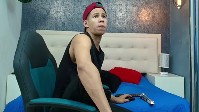 Snapshot of Erick_Zhimerman chatting on 03-24-26, 03:33 Erick Zhimerman online show from 03-24-26, 03:33