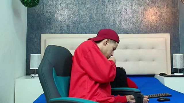 Snapshot of Erick_Zhimerman chatting on 03-26-26, 04:07 Erick Zhimerman online show from 03-26-26, 04:07