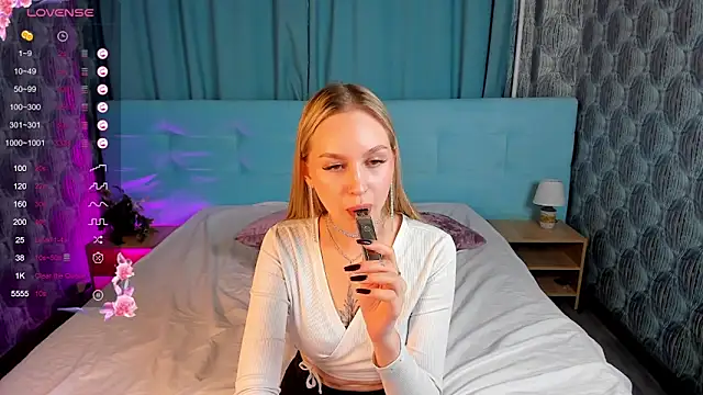 Carol  Cox online show from 12-13-24, 03:49