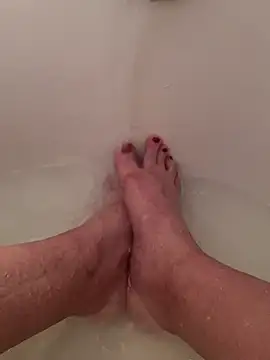 Snapshot of messyclumsyprincess chatting on 02-20-25, 03:30 messyclumsyprincess online show from 02-20-25, 03:30