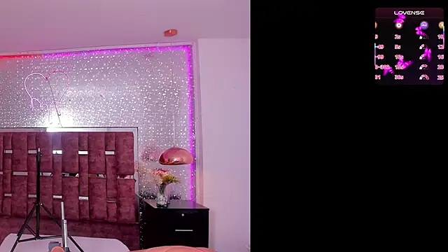 KylieVictoria online show from 11-07-25, 05:29