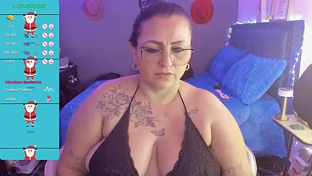 Snapshot of Ivonnee__ chatting on 12-13-24, 09:13 Ivonnee online show from 12-13-24, 09:13