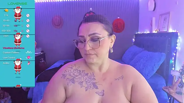 Snapshot of Ivonnee__ chatting on 12-15-24, 10:07 Ivonnee online show from 12-15-24, 10:07