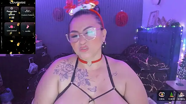 Snapshot of Ivonnee__ chatting on 12-18-24, 07:15 Ivonnee online show from 12-18-24, 07:15