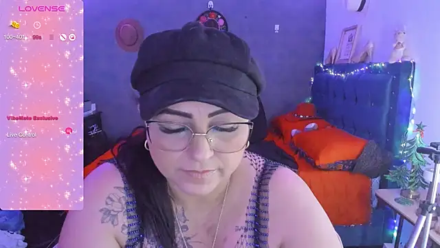 Snapshot of Ivonnee__ chatting on 12-29-24, 10:34 Ivonnee online show from 12-29-24, 10:34