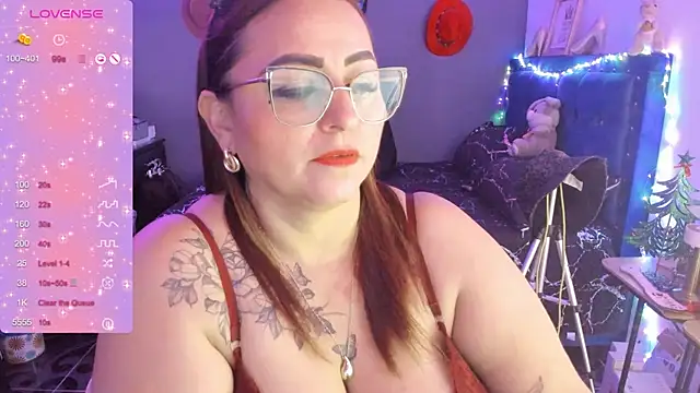 Snapshot of Ivonnee__ chatting on 12-30-24, 07:48 Ivonnee online show from 12-30-24, 07:48