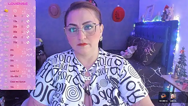 Snapshot of Ivonnee__ chatting on 01-05-25, 03:00 Ivonnee online show from 01-05-25, 03:00