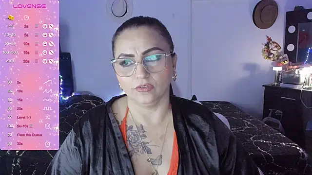 Snapshot of Ivonnee__ chatting on 01-20-25, 06:53 Ivonnee online show from 01-20-25, 06:53