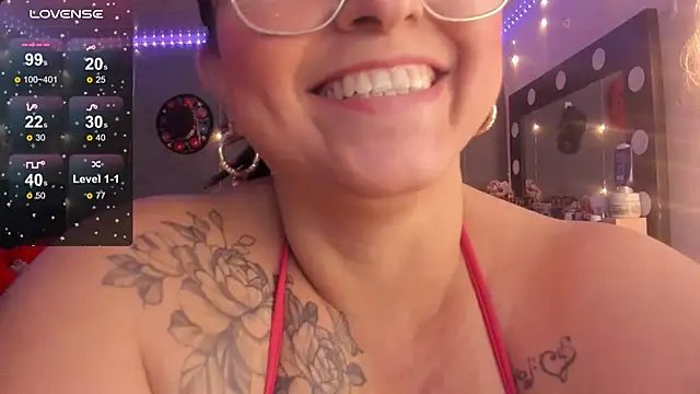 Snapshot of Ivonnee__ chatting on 02-28-25, 07:37 Ivonnee online show from 02-28-25, 07:37