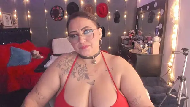 Snapshot of Ivonnee__ chatting on 03-14-25, 07:59 Ivonnee online show from 03-14-25, 07:59