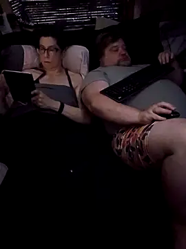 Snapshot of alienbunny chatting on 01-19-25, 05:05 alienbunny online show from 01-19-25, 05:05